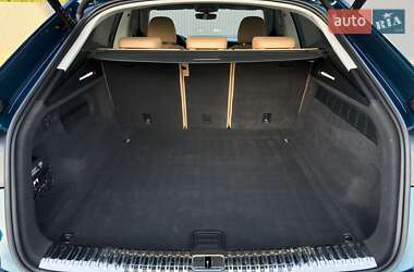 Внедорожник / Кроссовер Audi Q8 2021 в 