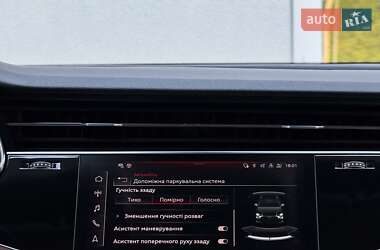 Внедорожник / Кроссовер Audi Q8 2021 в 