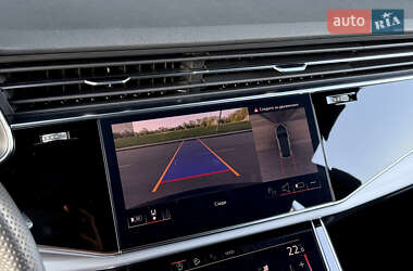 Внедорожник / Кроссовер Audi Q8 2022 в 