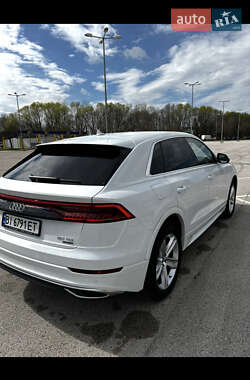 Внедорожник / Кроссовер Audi Q8 2020 в 