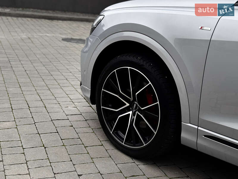 Внедорожник / Кроссовер Audi Q8 2020 в Ивано-Франковске