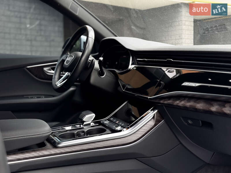 Внедорожник / Кроссовер Audi Q8 2020 в Ивано-Франковске