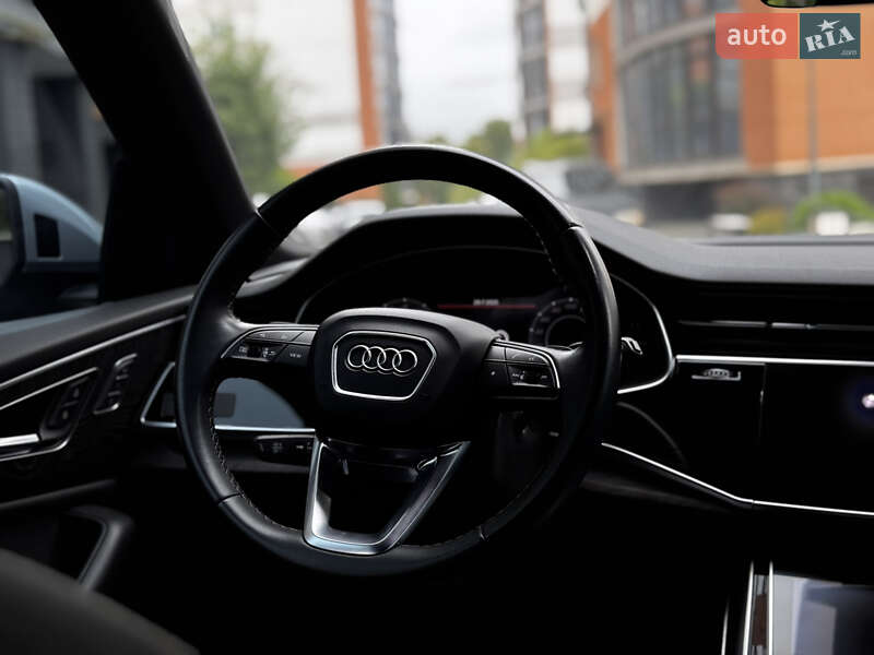 Внедорожник / Кроссовер Audi Q8 2020 в Ивано-Франковске