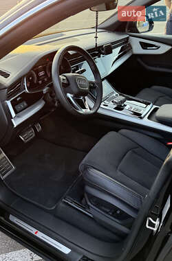 Внедорожник / Кроссовер Audi Q8 2023 в 