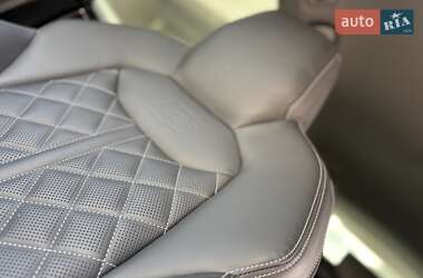 Внедорожник / Кроссовер Audi Q8 2023 в 
