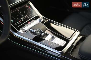 Внедорожник / Кроссовер Audi Q8 2025 в 