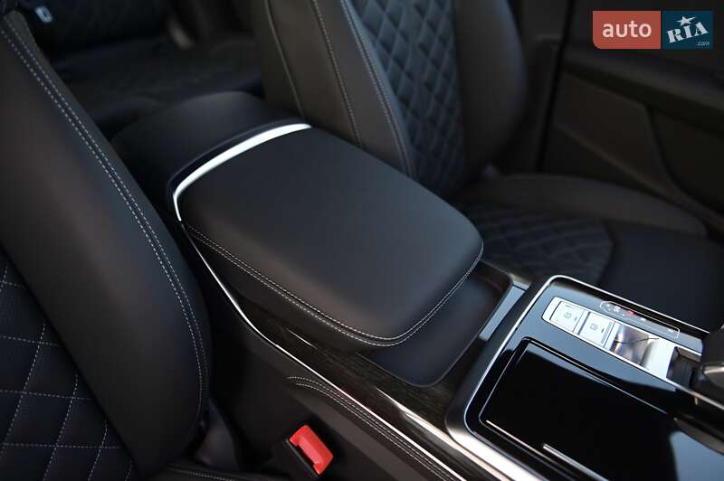 Внедорожник / Кроссовер Audi Q8 2025 в Львове фото 72 Внедорожник / Кроссовер Audi Q8 2025 в Львове