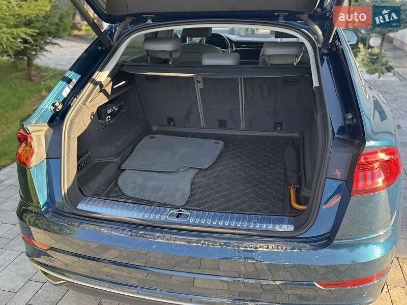 Внедорожник / Кроссовер Audi Q8 2019 в Бродах