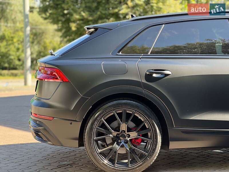 Позашляховик / Кросовер Audi Q8 2019 в Києві