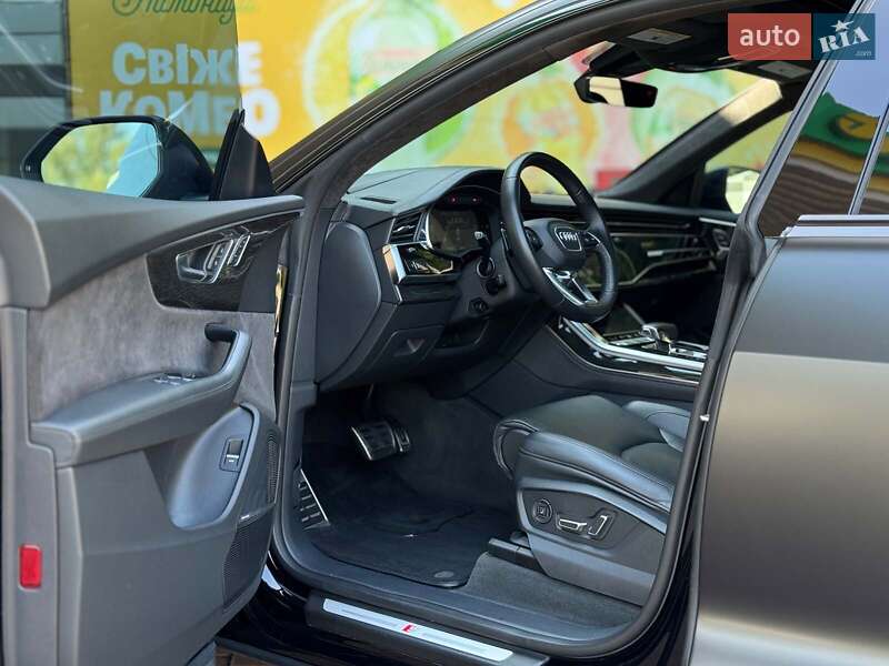 Позашляховик / Кросовер Audi Q8 2019 в Києві
