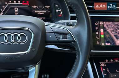 Внедорожник / Кроссовер Audi Q8 2019 в 