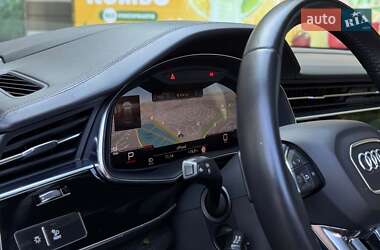 Внедорожник / Кроссовер Audi Q8 2019 в 
