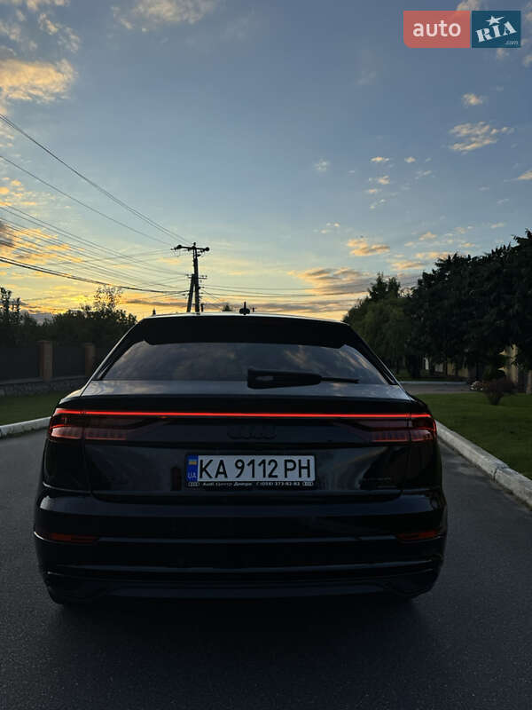 Внедорожник / Кроссовер Audi Q8 2020 в Киеве