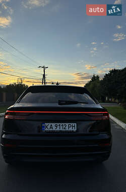 Внедорожник / Кроссовер Audi Q8 2020 в 