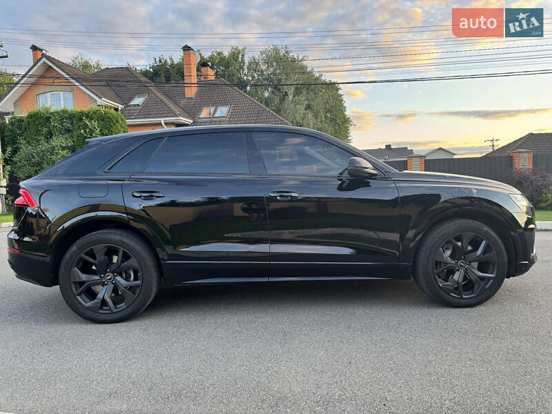 Внедорожник / Кроссовер Audi Q8 2020 в Киеве
