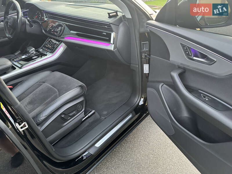 Внедорожник / Кроссовер Audi Q8 2020 в Киеве