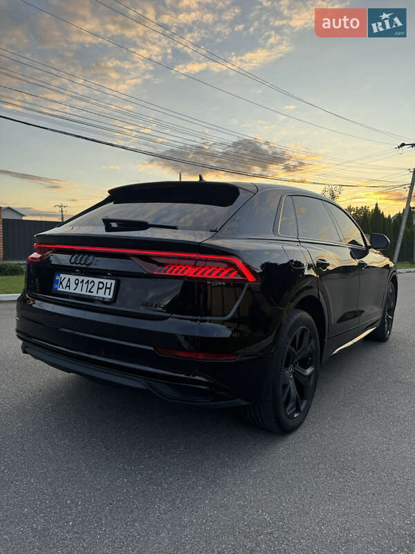 Позашляховик / Кросовер Audi Q8 2020 в Києві