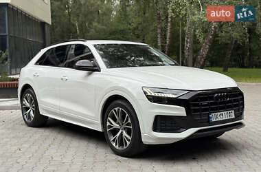 Внедорожник / Кроссовер Audi Q8 2020 в 