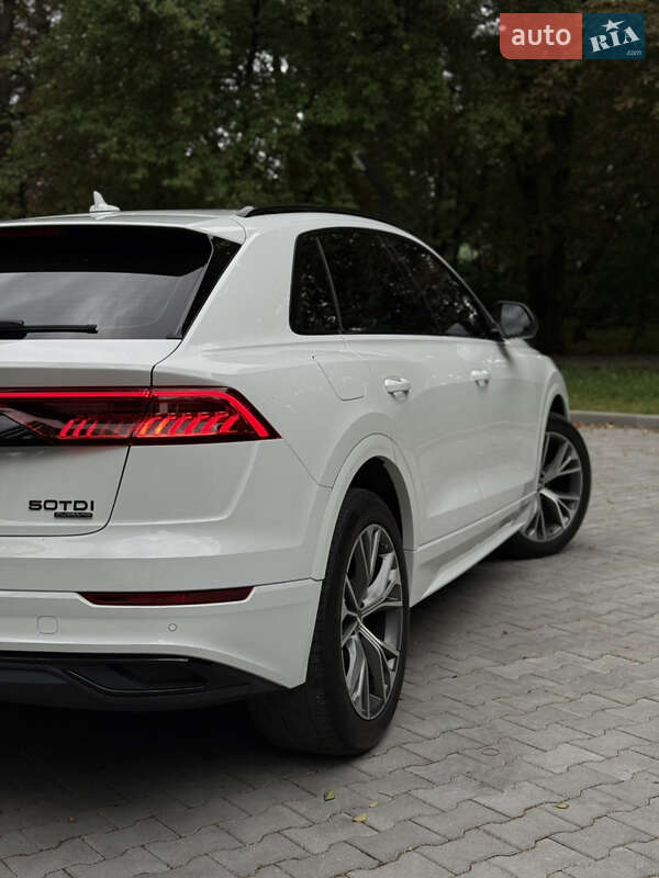 Внедорожник / Кроссовер Audi Q8 2020 в Тернополе
