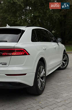 Внедорожник / Кроссовер Audi Q8 2020 в 