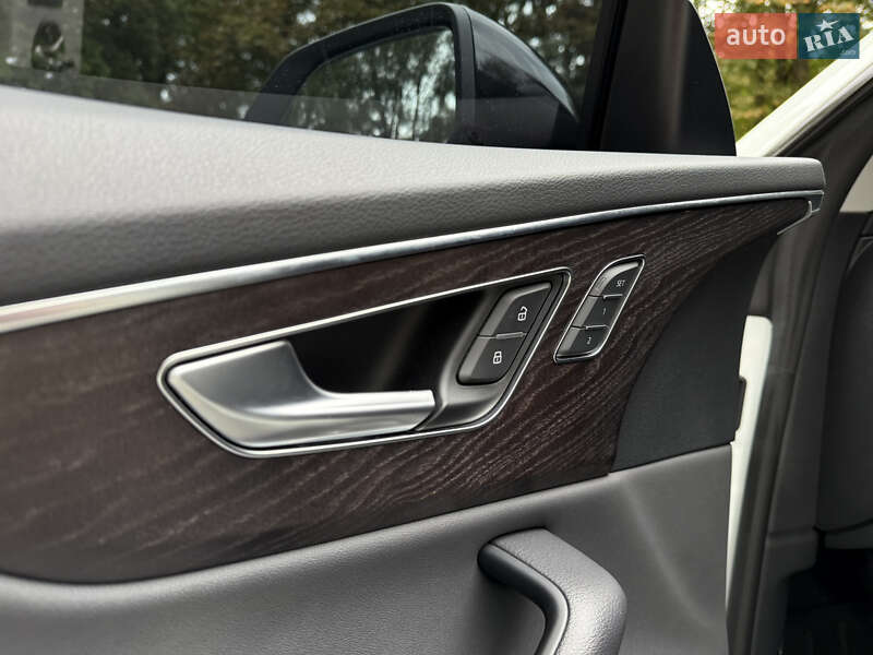 Внедорожник / Кроссовер Audi Q8 2020 в Тернополе