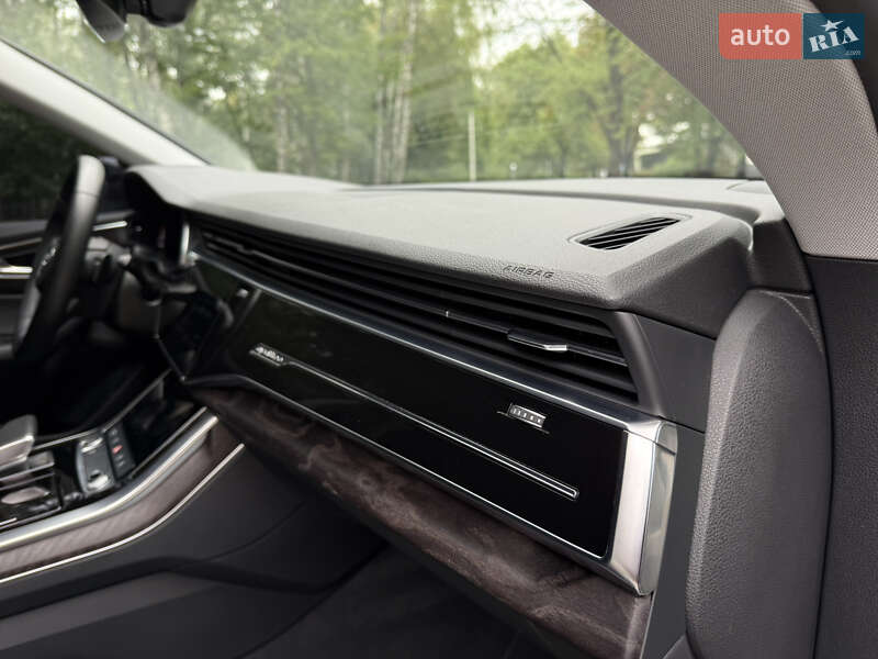 Внедорожник / Кроссовер Audi Q8 2020 в Тернополе