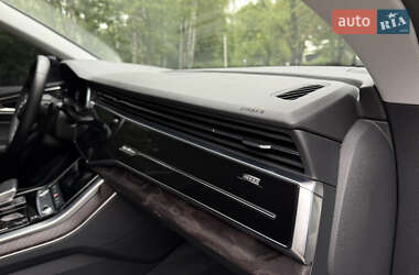 Внедорожник / Кроссовер Audi Q8 2020 в 
