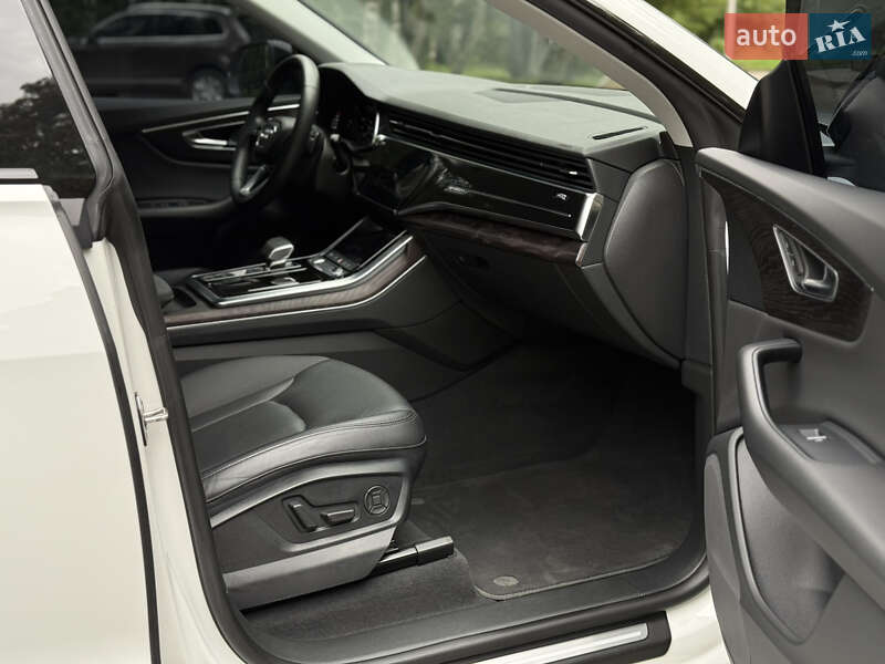 Внедорожник / Кроссовер Audi Q8 2020 в Тернополе