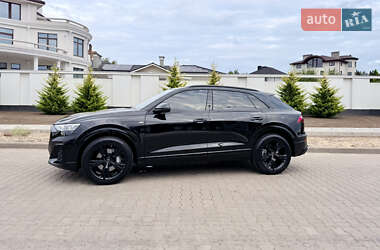 Внедорожник / Кроссовер Audi Q8 2025 в 