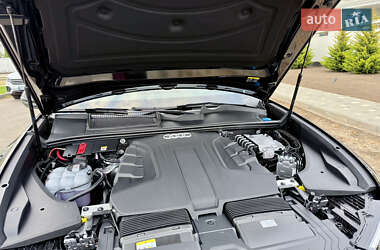 Внедорожник / Кроссовер Audi Q8 2025 в 