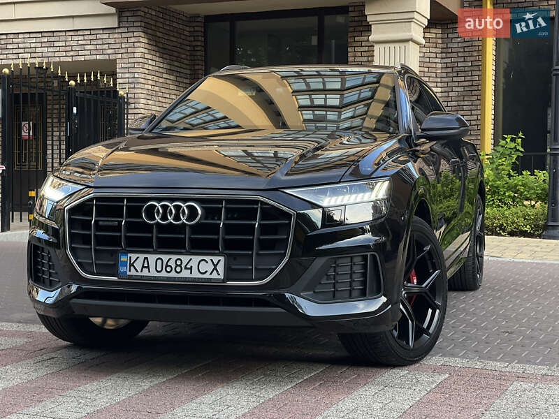 Внедорожник / Кроссовер Audi Q8 2021 в Киеве
