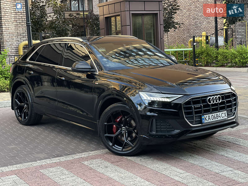 Внедорожник / Кроссовер Audi Q8 2021 в Киеве