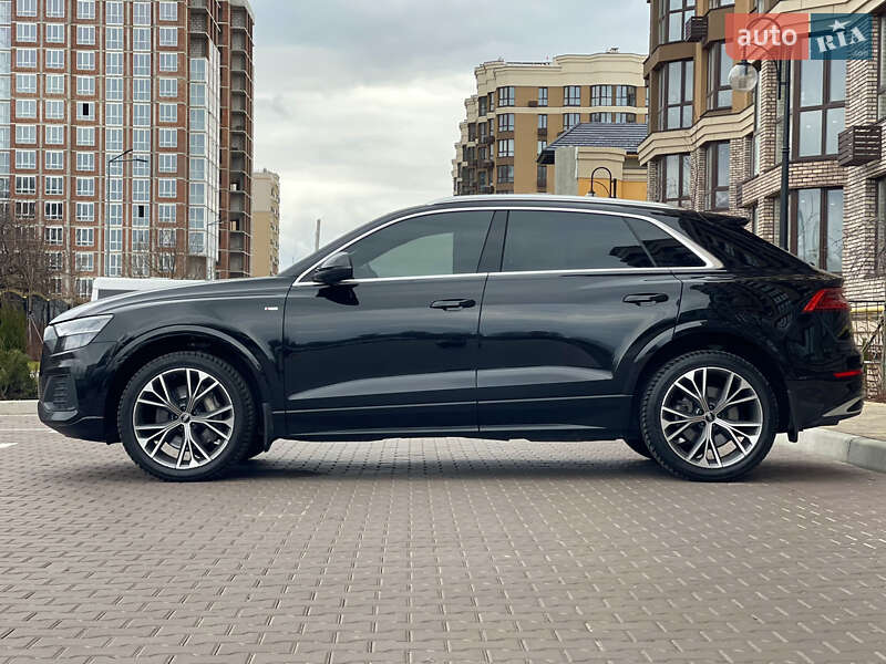 Внедорожник / Кроссовер Audi Q8 2021 в Киеве
