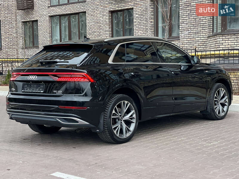 Внедорожник / Кроссовер Audi Q8 2021 в Киеве