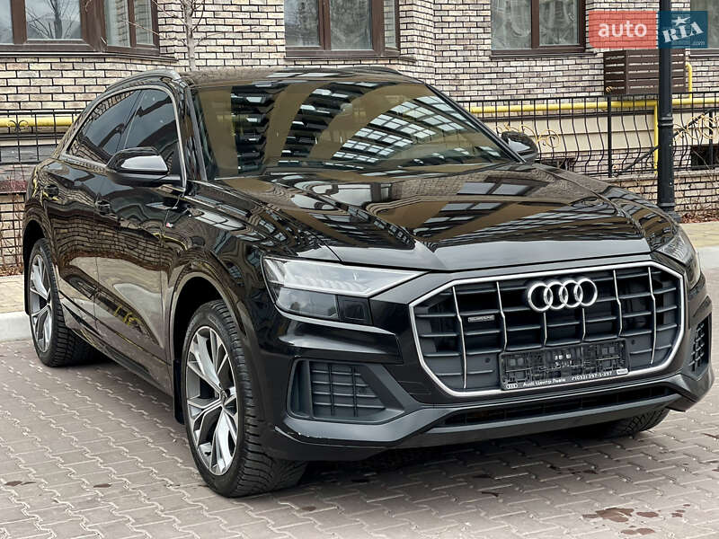 Внедорожник / Кроссовер Audi Q8 2021 в Киеве