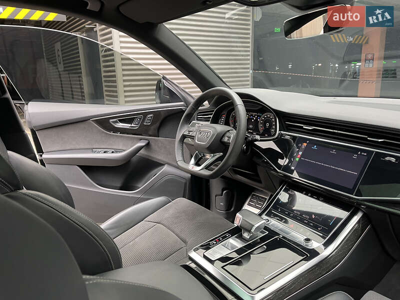 Внедорожник / Кроссовер Audi Q8 2021 в Киеве