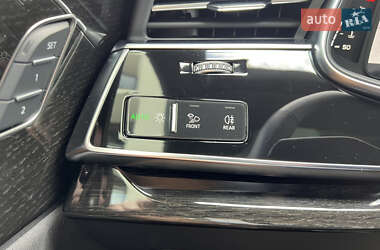 Внедорожник / Кроссовер Audi Q8 2024 в 