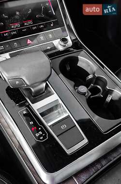 Внедорожник / Кроссовер Audi Q8 2019 в 