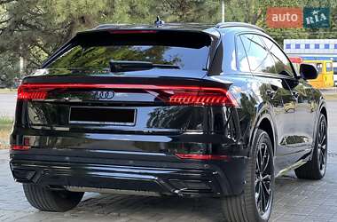 Внедорожник / Кроссовер Audi Q8 2021 в 
