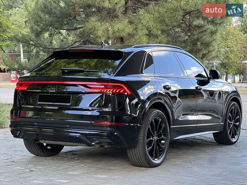 Внедорожник / Кроссовер Audi Q8 2021 в Днепре