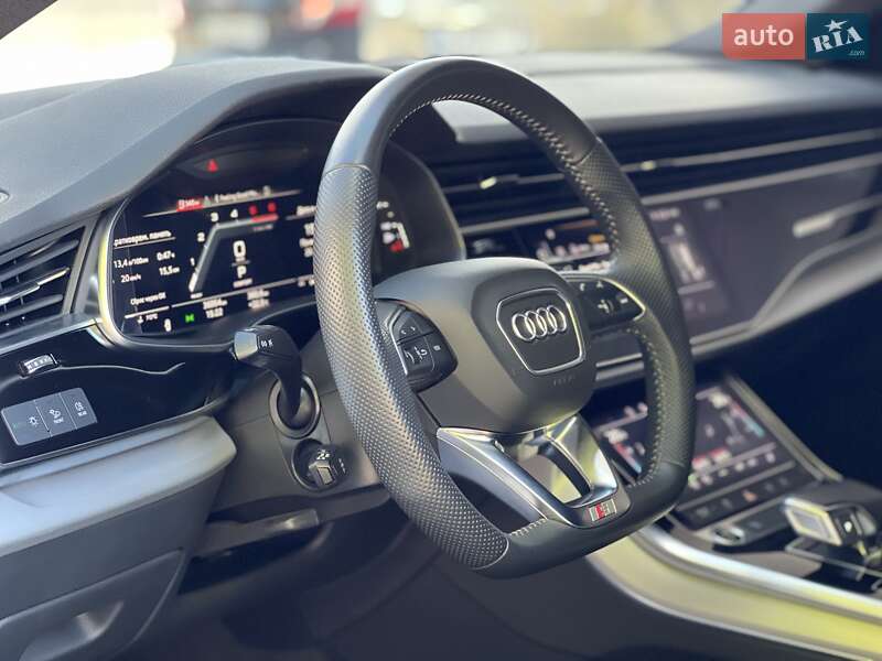 Внедорожник / Кроссовер Audi Q8 2021 в Днепре