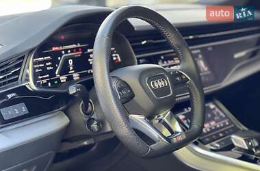 Внедорожник / Кроссовер Audi Q8 2021 в 