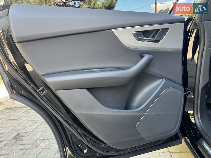 Внедорожник / Кроссовер Audi Q8 2021 в Днепре