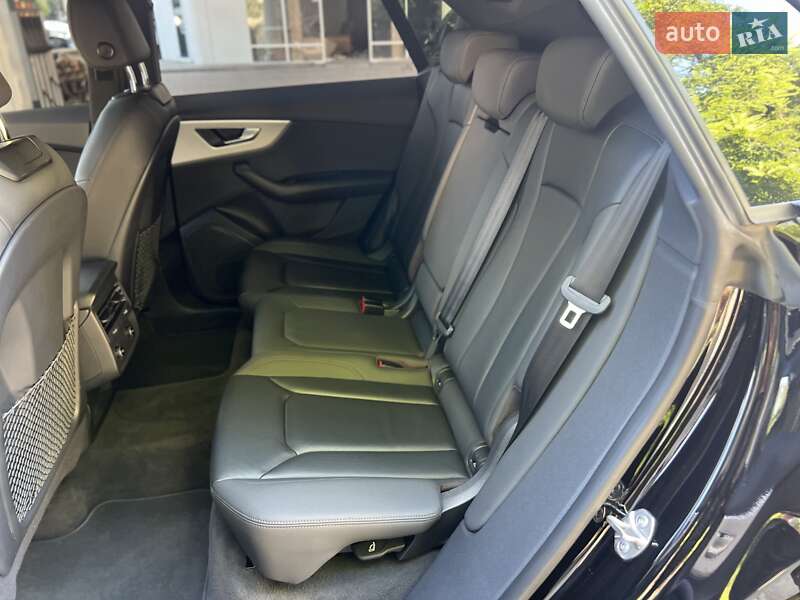 Внедорожник / Кроссовер Audi Q8 2021 в Днепре