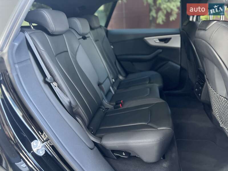 Внедорожник / Кроссовер Audi Q8 2021 в Днепре