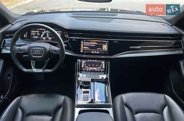 Внедорожник / Кроссовер Audi Q8 2021 в 