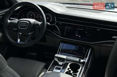 Внедорожник / Кроссовер Audi Q8 2018 в 