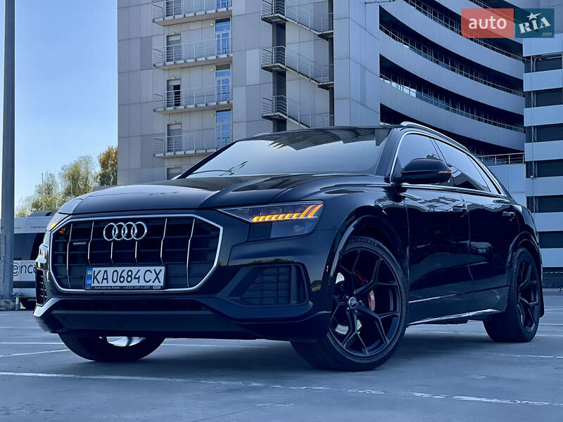 Внедорожник / Кроссовер Audi Q8 2021 в Киеве