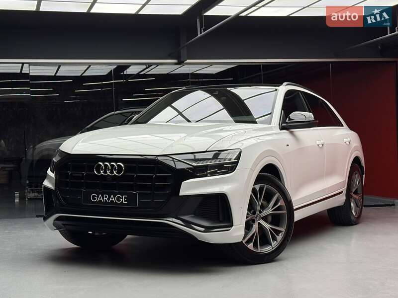 Внедорожник / Кроссовер Audi Q8 2019 в 