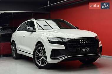 Внедорожник / Кроссовер Audi Q8 2019 в 